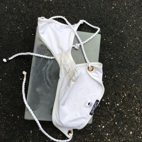 White bikini 2 tops: Butterfly jewel and button - Picture 7 of 16